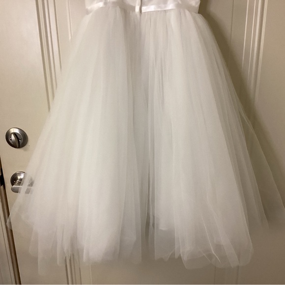 David's Bridal CR 1403 Soft White Back Out Bow Flower Girl Dress SZ 7 EUC $129 - Picture 7 of 16
